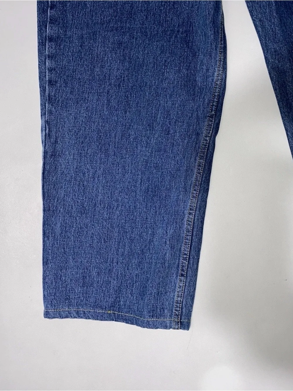 GOOD Size 42 x 25 Mens Levi (Levis) Strauss 550 Jeans Cotton Med Blue